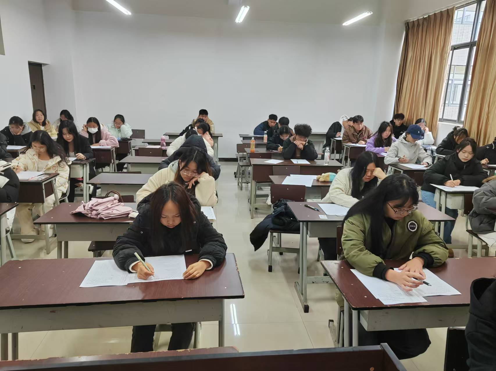 厉马秣兵，亮剑期末&mdash;&mdash;云南工商学院2023级护理综合技能提升班期末考试顺利开展